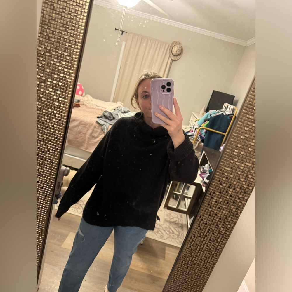 Oversize black sweater from pink lily